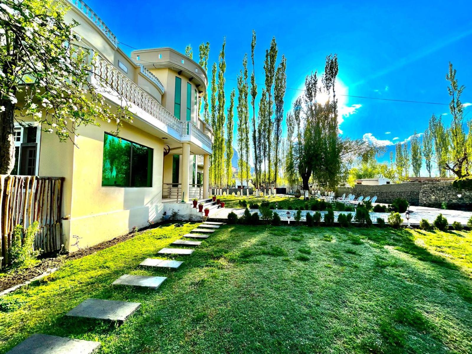 Skardu Saraye Hotel & Resort Esterno foto